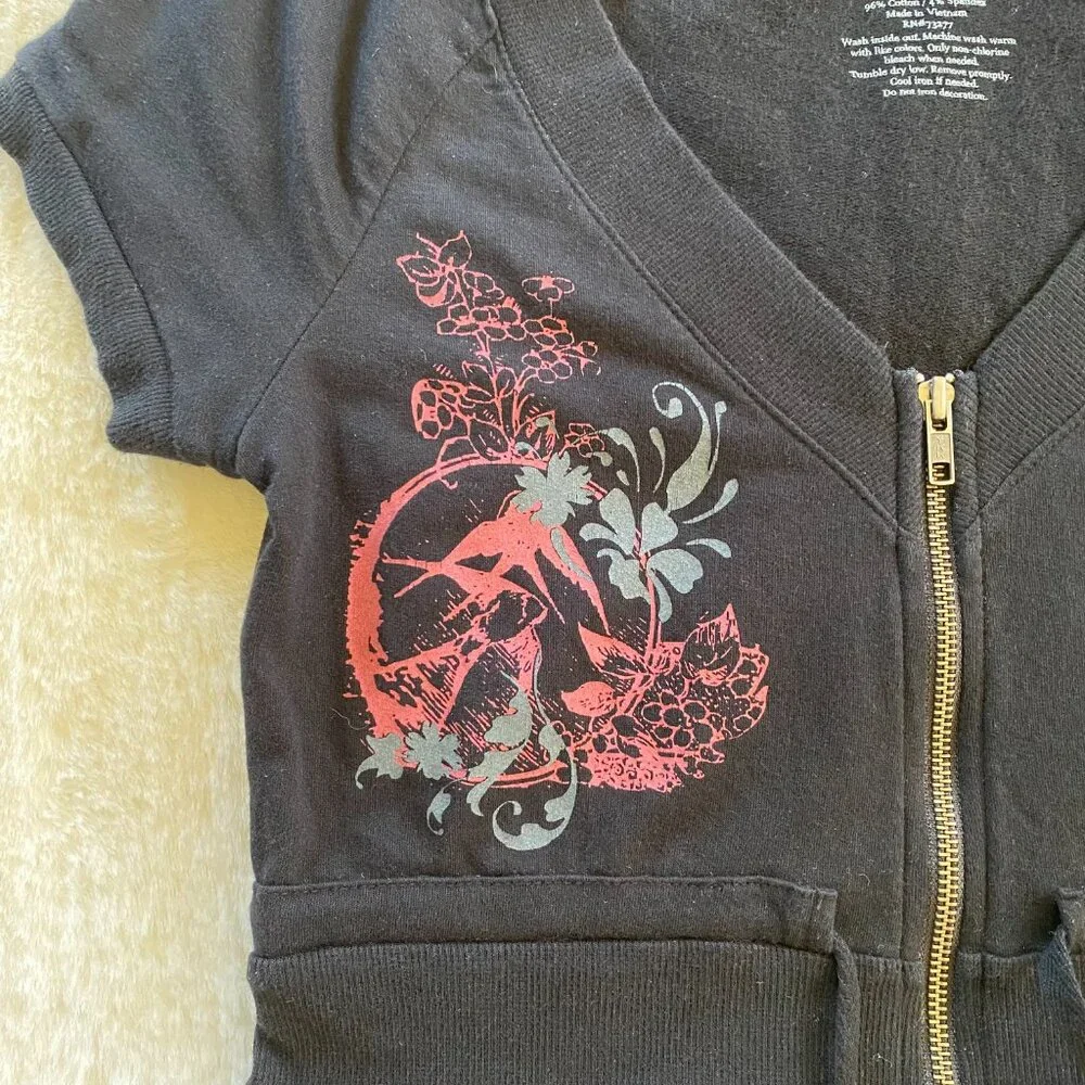 Women's Black Activewear Short-Sleeve Zip-Up Jacket, Bird Graphic Y2K style - Picture 2 of 10